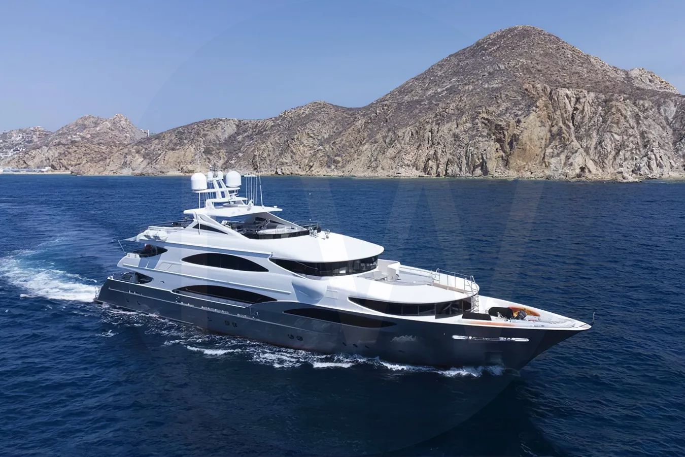 White Champagne Seas yacht - 2026 guide with the owner of the world's 1194th largest yacht, the 17th largest yacht built by superyacht builder Trinity, based in United States.