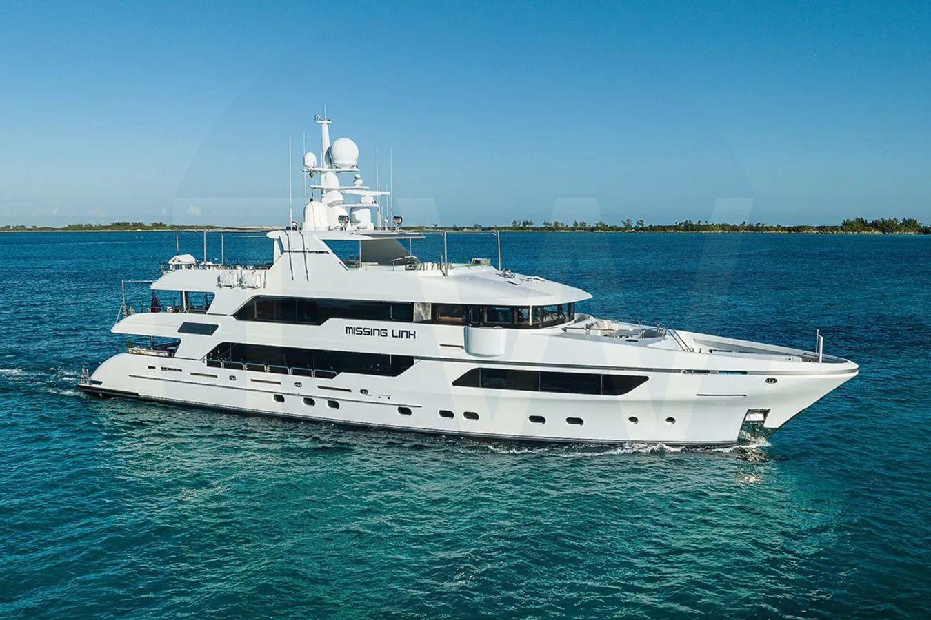 White Miss Michelle yacht - 2026 guide with the owner of the world's 2054th largest yacht, the 20th largest yacht built by superyacht builder Christensen, based in United States.