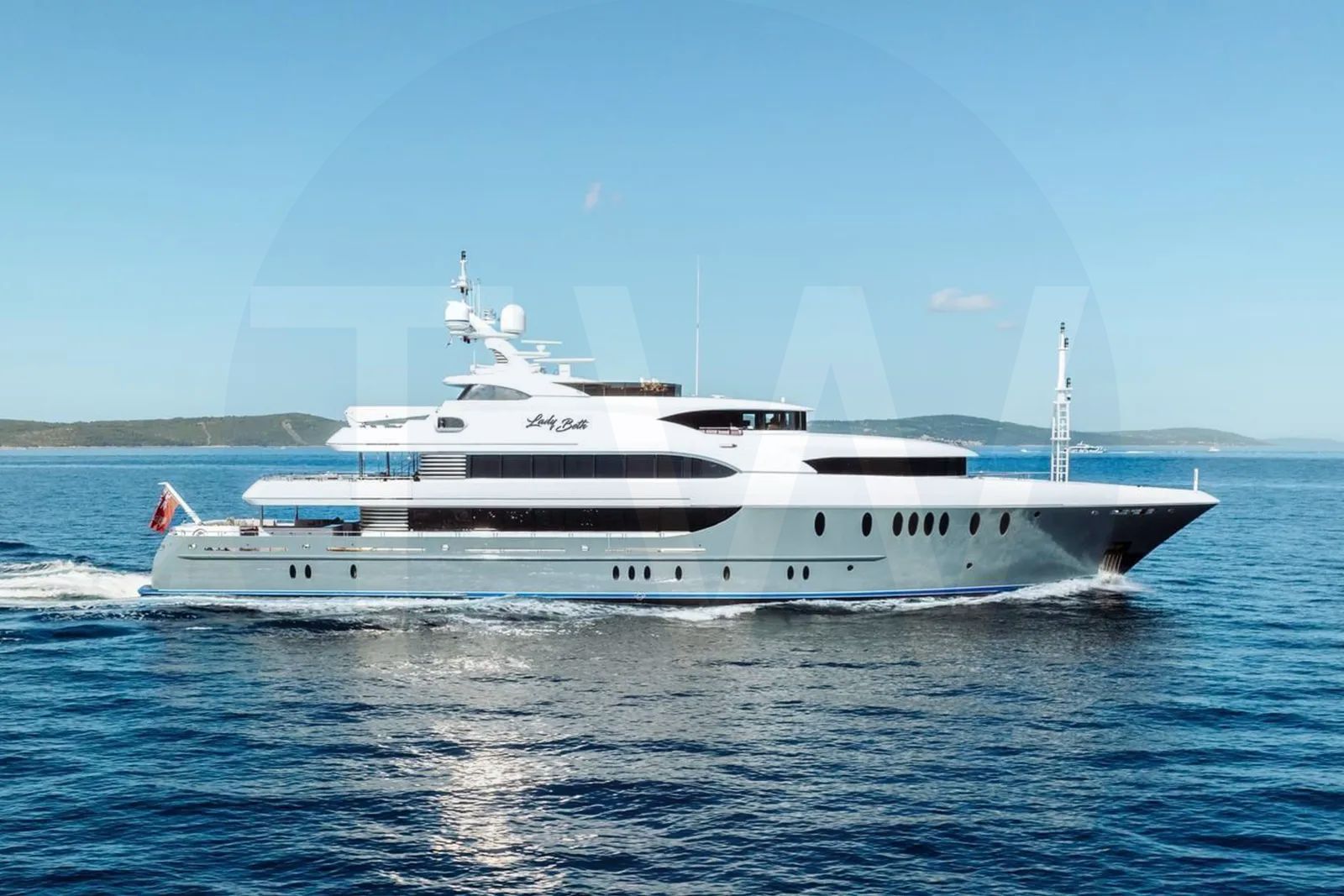 White Lady Beth yacht - 2026 guide with the owner of the world's 869th largest yacht, the 1st largest yacht built by superyacht builder Newcastle, based in United States.