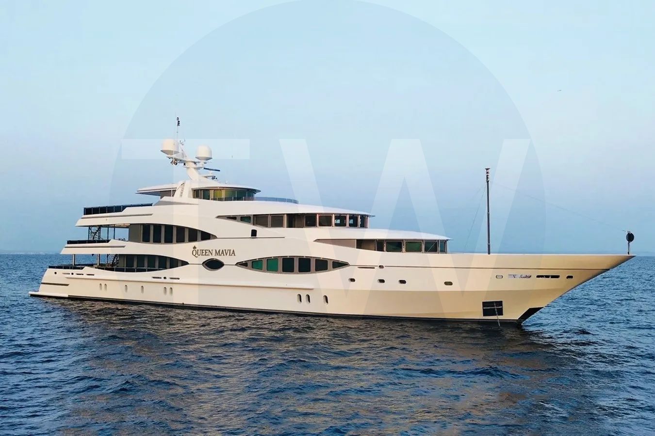 White Queen Mavia yacht - 2026 guide with the owner of the world's 533rd largest yacht, the 29th largest yacht built by superyacht builder Oceanco, based in Netherlands.