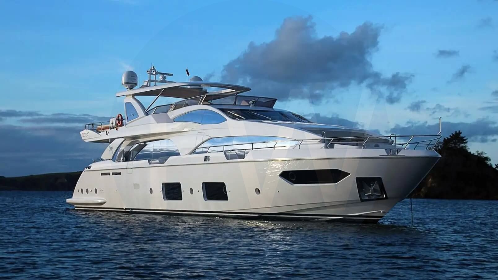 White La Tache yacht - 2026 guide with the owner of the world's 6582nd largest yacht, the 221st largest yacht built by superyacht builder Azimut, based in Italy.