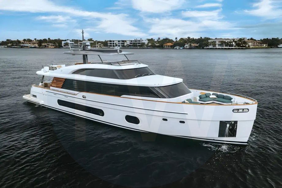 White Life yacht - 2026 guide with the owner of the world's 12051st largest yacht, the 621st largest yacht built by superyacht builder Azimut, based in Italy.