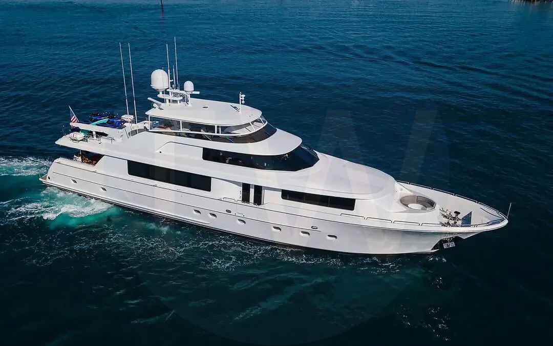 White Libertas yacht - 2026 guide with the owner of the world's 4651st largest yacht, the 140th largest yacht built by superyacht builder Westport, based in United States.