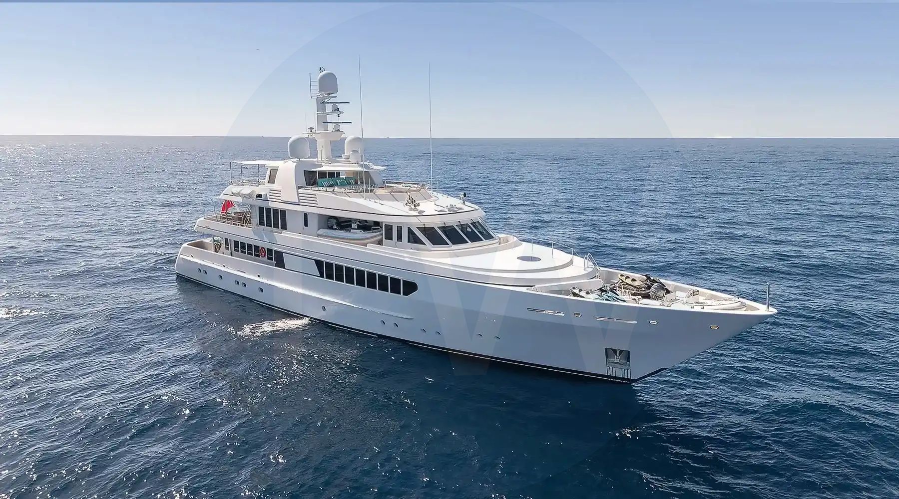 White Octopus yacht - 2026 guide with the owner of the world's 1425th largest yacht, the 141st largest yacht built by superyacht builder Feadship, based in Netherlands.