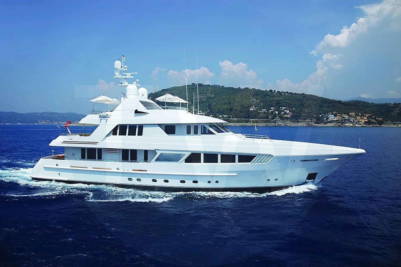 White Kathleen Anne yacht - 2026 guide with the owner of the world's 2874th largest yacht, the 195th largest yacht built by superyacht builder Feadship, based in Netherlands.