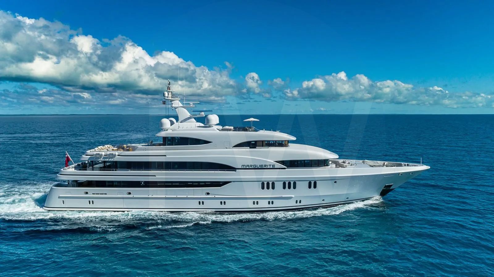 White Lunaris yacht - 2026 guide with the owner of the world's 561st largest yacht, the 73rd largest yacht built by superyacht builder Lürssen, based in Germany.