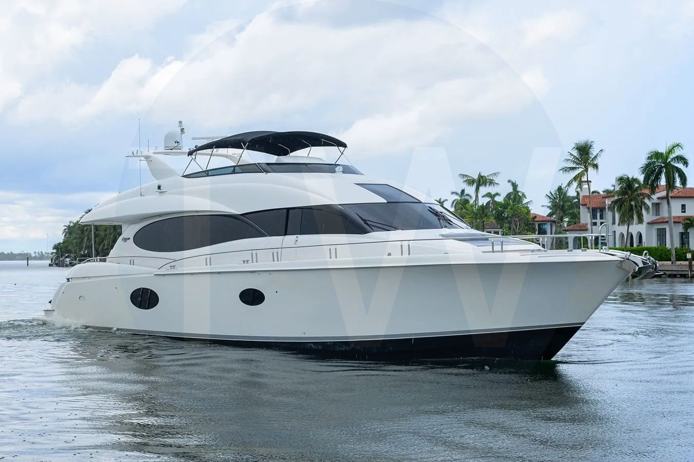 White Living the Dream yacht - 2026 guide with the owner of the world's 11404th largest yacht, the 30th largest yacht built by superyacht builder Lazzara, based in United States.