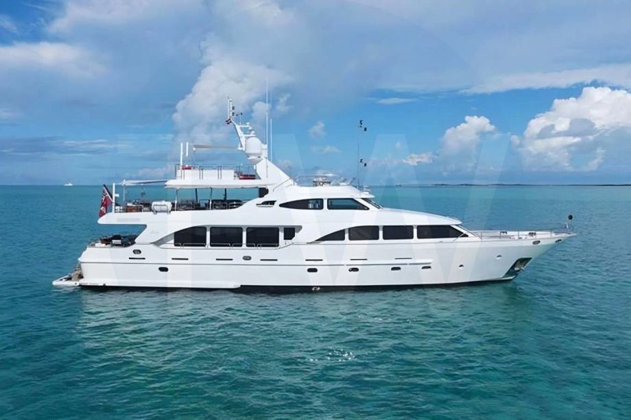 White Anypa yacht - 2026 guide with the owner of the world's 6900th largest yacht, the 400th largest yacht built by superyacht builder Benetti, based in Italy.