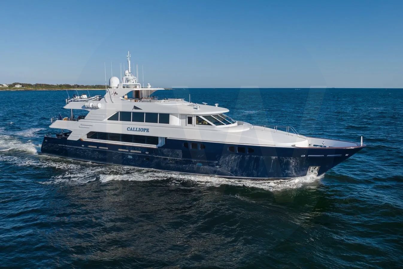 White Calliope yacht - 2026 guide with the owner of the world's 2054th largest yacht, the 3rd largest yacht built by superyacht builder Richmond, based in Canada.