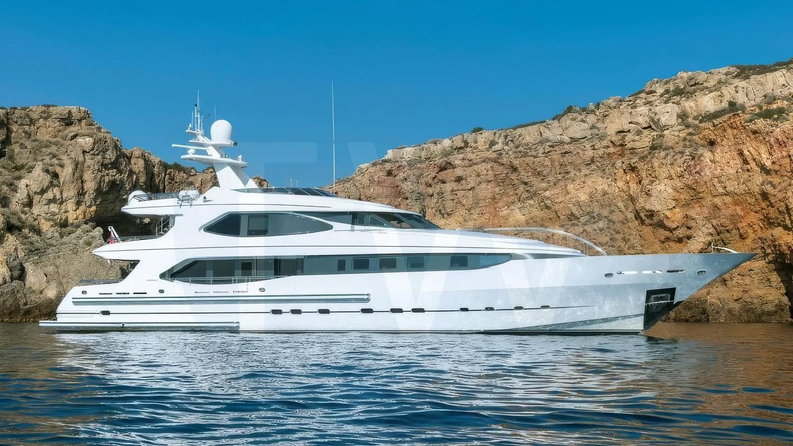 White Iravati yacht - 2026 guide with the owner of the world's 2202nd largest yacht, the 40th largest yacht built by superyacht builder Oceanco, based in Netherlands.