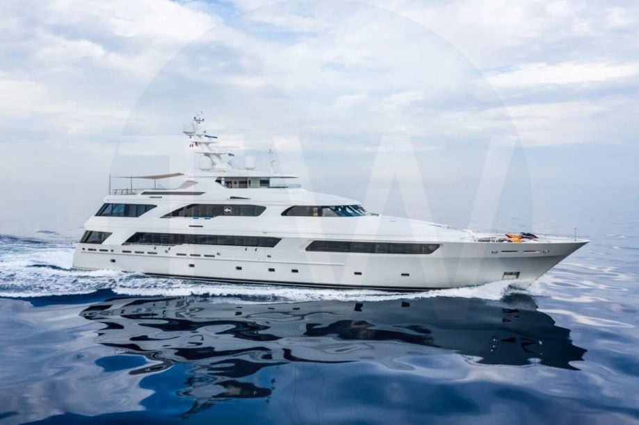 White Victoria Del Mar yacht for charter and price, located in Mediterranean; France; Italy; Monaco; Caribbean; Antigua; Bahamas; Saint Martin; St Barts offered for rent by LIME Yachts and Brokerage located in Fort Lauderdale Florida.