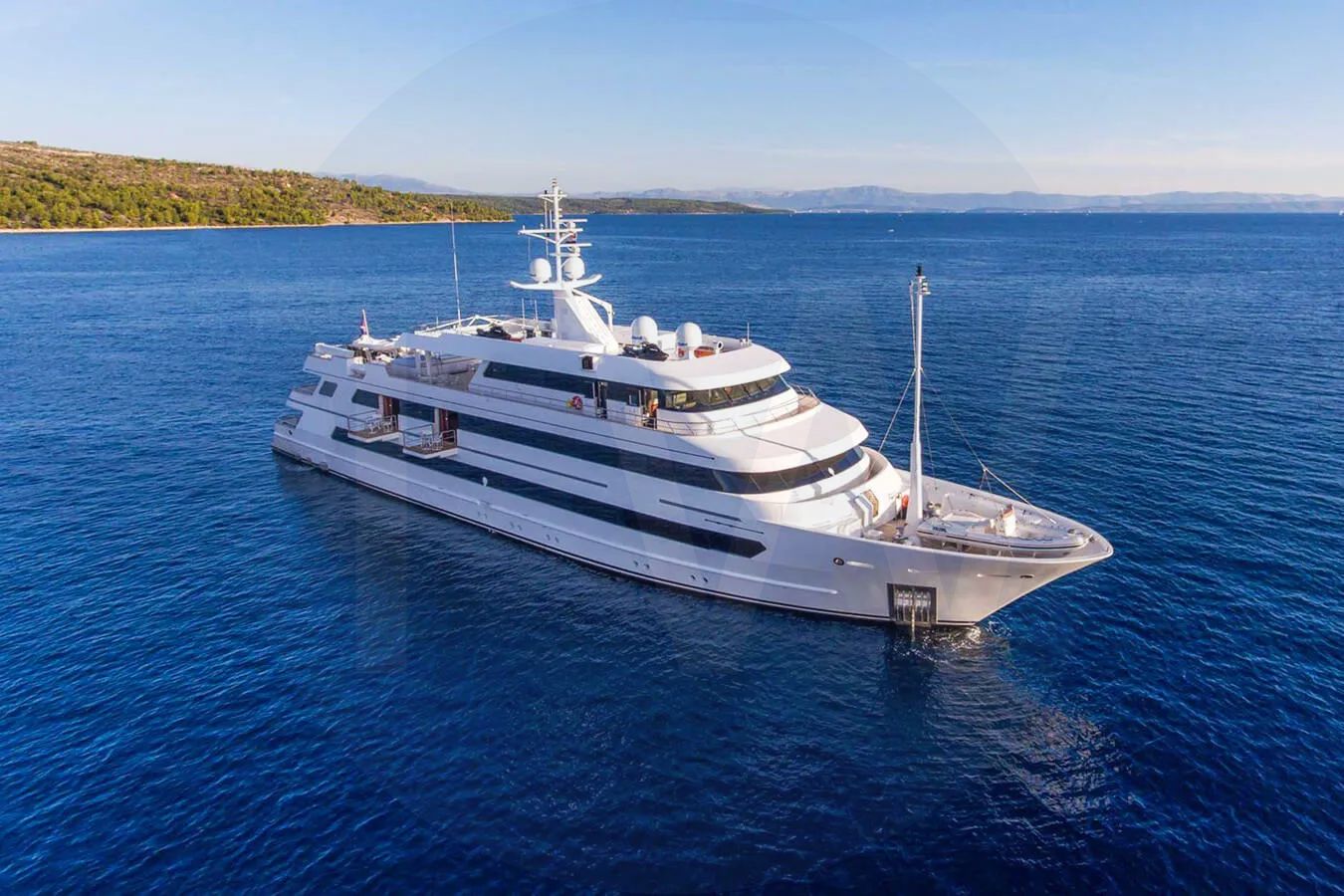 White Katina yacht - 2026 guide with the owner of the world's 595th largest yacht, the 1st largest yacht built by superyacht builder Brodosplit, based in Croatia.