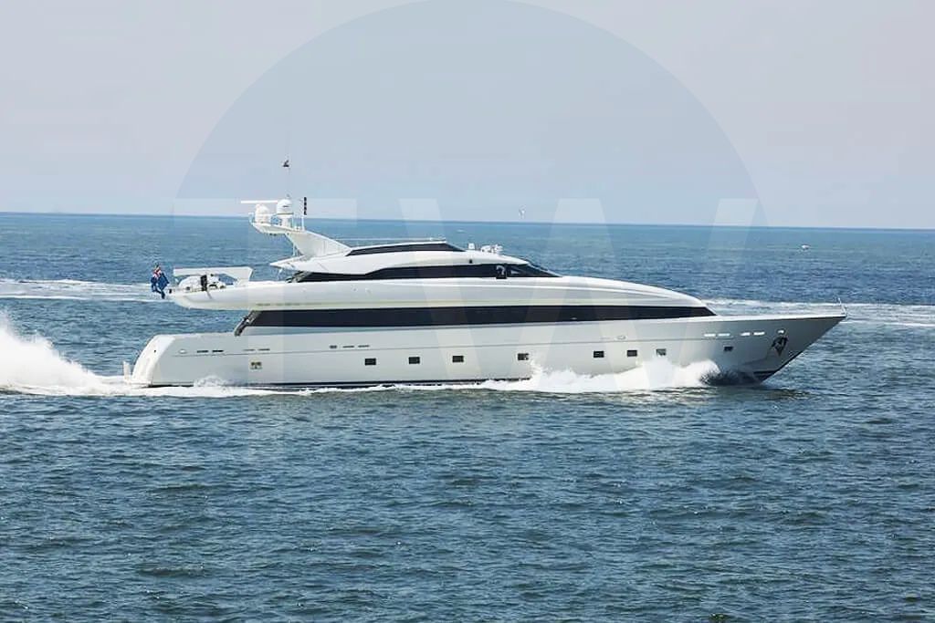White Tamteen yacht - 2026 guide with the owner of the world's 2946th largest yacht, the 3rd largest yacht built by superyacht builder Trident, based in United States.