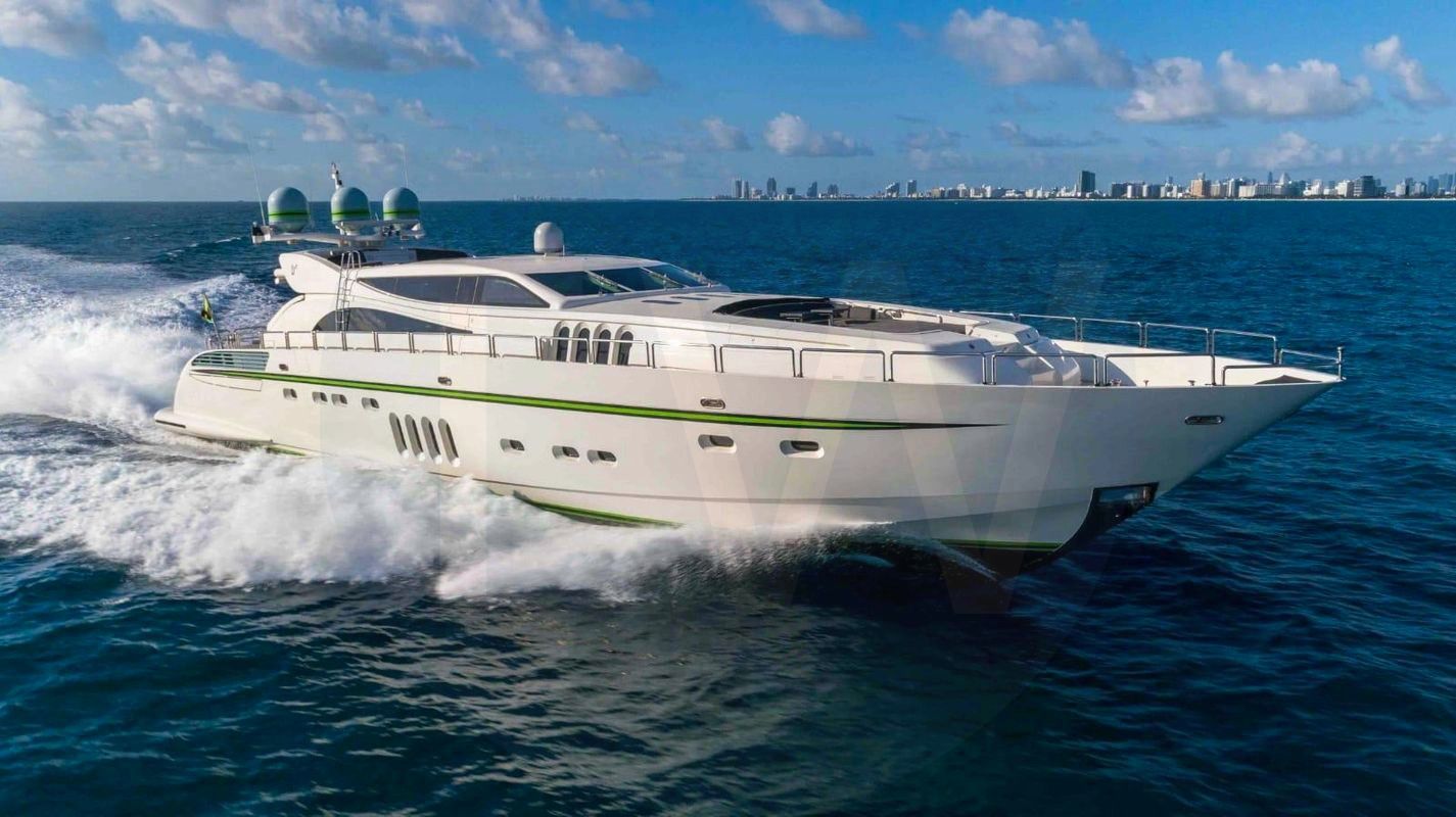 White Encore yacht - 2026 guide with the owner of the world's 4486th largest yacht, the 5th largest yacht built by superyacht builder Leopard, based in Italy.