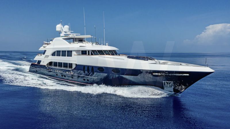 White Mirabella yacht - 2026 guide with the owner of the world's 1440th largest yacht, the 32nd largest yacht built by superyacht builder Trinity, based in United States.