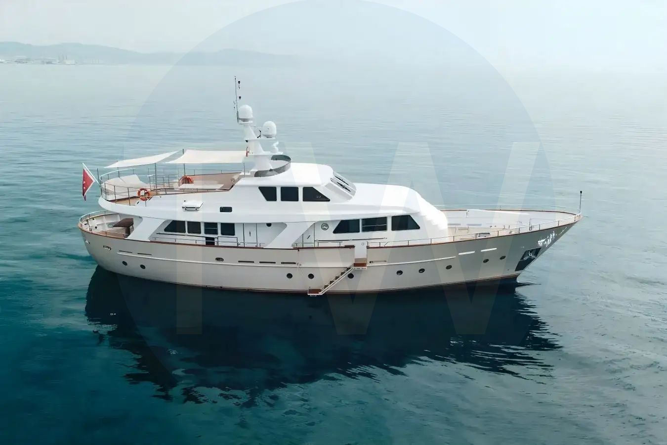 White Laziza yacht - 2026 guide with the owner of the world's 12181st largest yacht, the 62nd largest yacht built by superyacht builder Benetti, based in Italy.