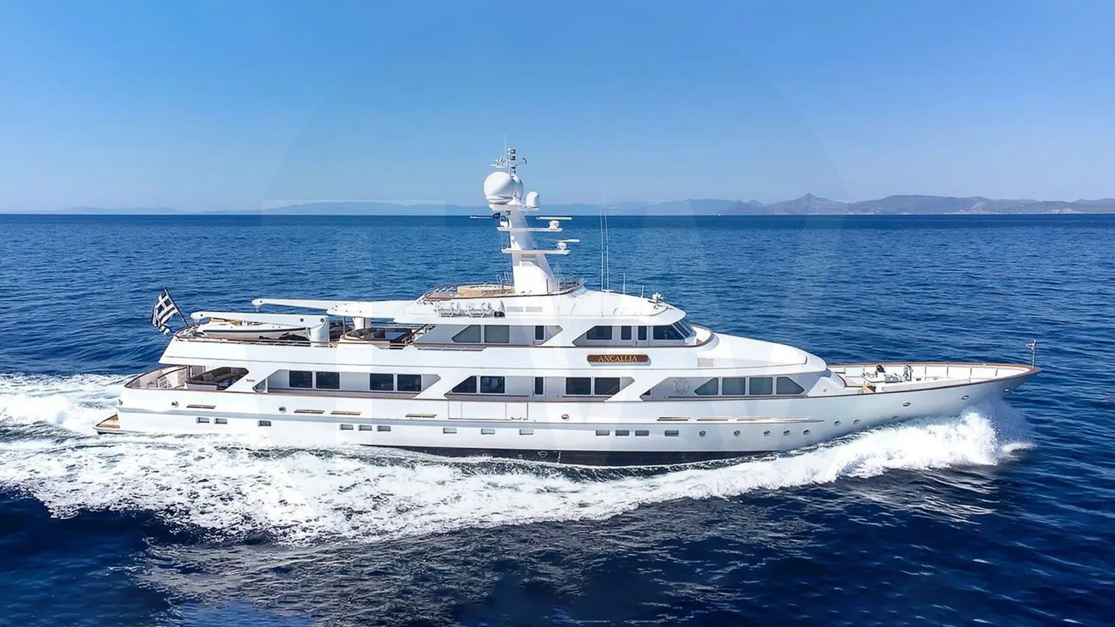 White Ancallia yacht - 2026 guide with the owner of the world's 1685th largest yacht, the 163rd largest yacht built by superyacht builder Feadship, based in Netherlands.