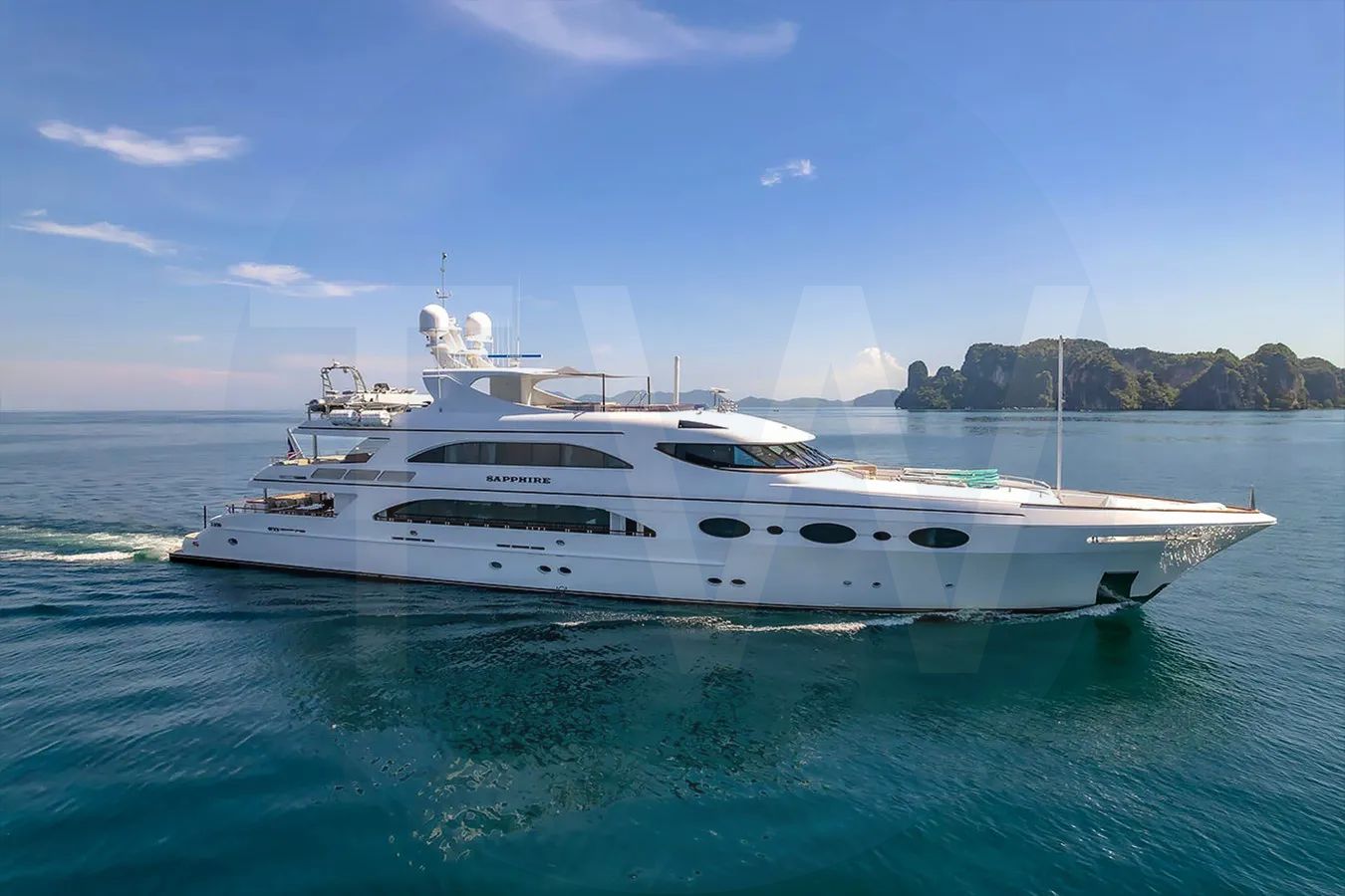 White Sweet Caroline II yacht - 2026 guide with the owner of the world's 1091st largest yacht, the 13th largest yacht built by superyacht builder Trinity, based in United States.