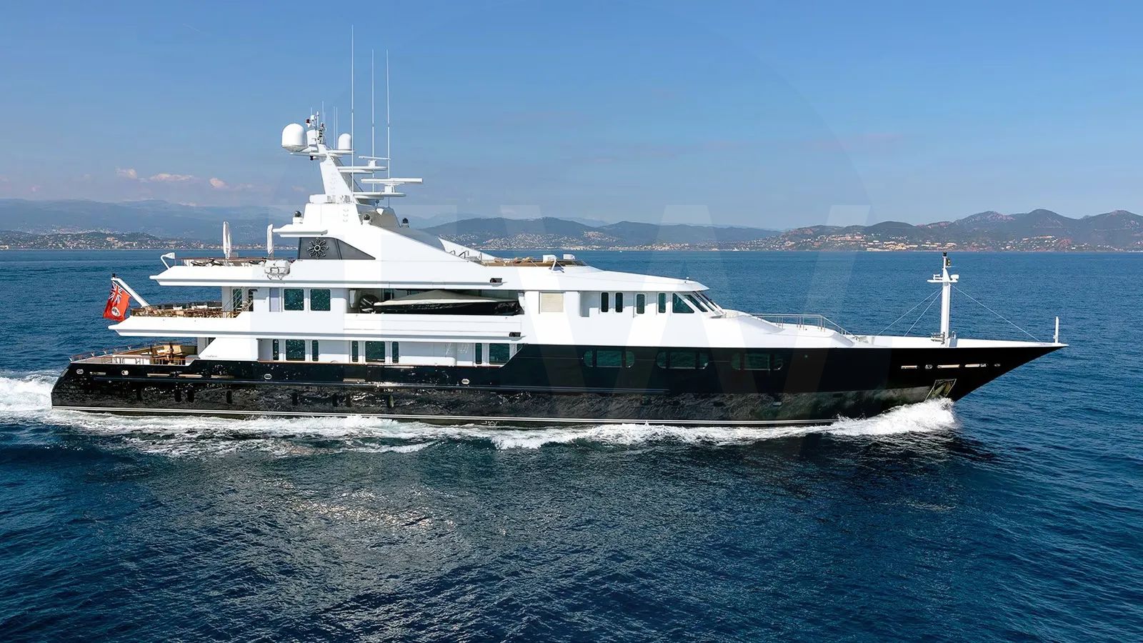 White Treehouse yacht - 2026 guide with the owner of the world's 666th largest yacht, the 33rd largest yacht built by superyacht builder Oceanco, based in Netherlands.