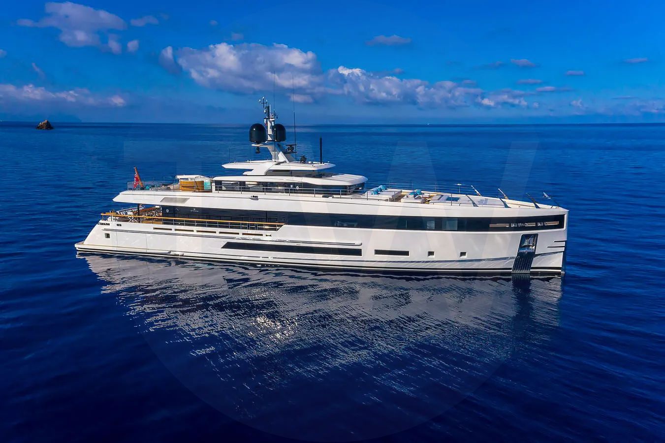 White Katana X yacht - 2026 guide with the owner of the world's 2704th largest yacht, the 66th largest yacht built by superyacht builder Baglietto, based in Italy.