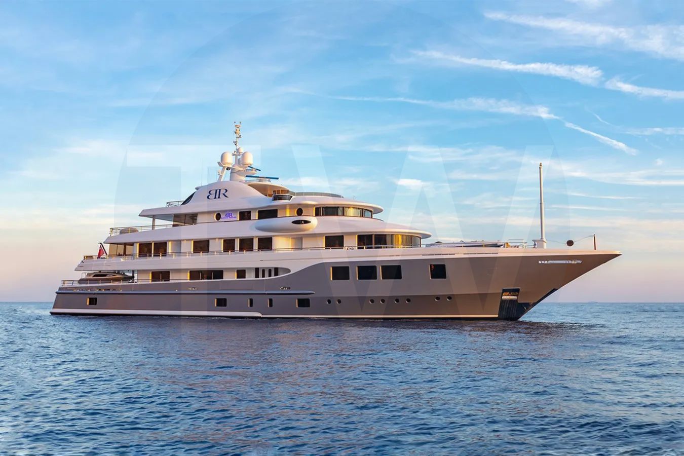 White Baton Rouge yacht - 2026 guide with the owner of the world's 523rd largest yacht, the 2nd largest yacht built by superyacht builder ICON, based in Netherlands.