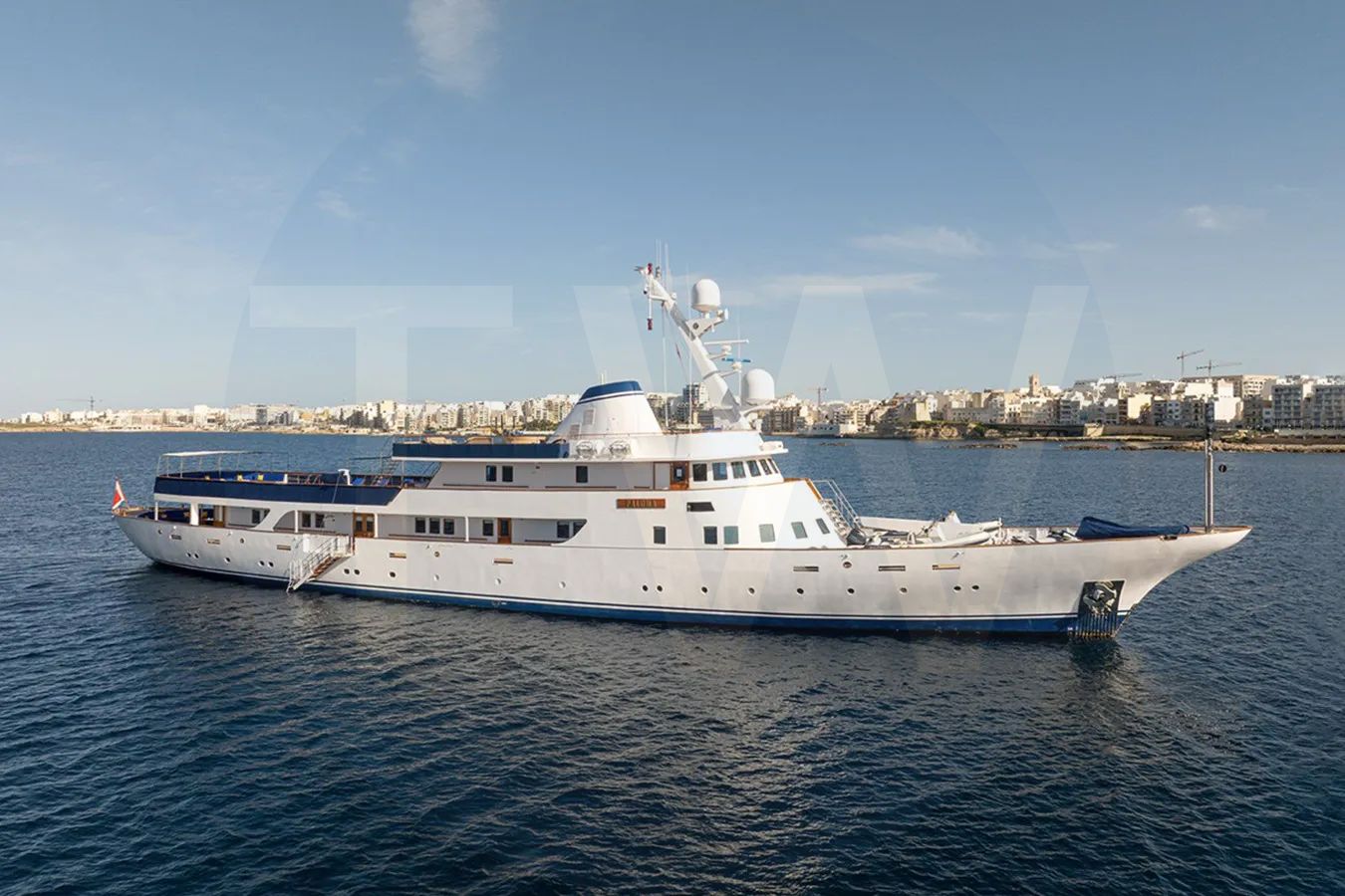 White Paloma yacht - 2026 guide with the owner of the world's 587th largest yacht, the 2nd largest yacht built by superyacht builder Ishikawajima-Harima, based in Japan.