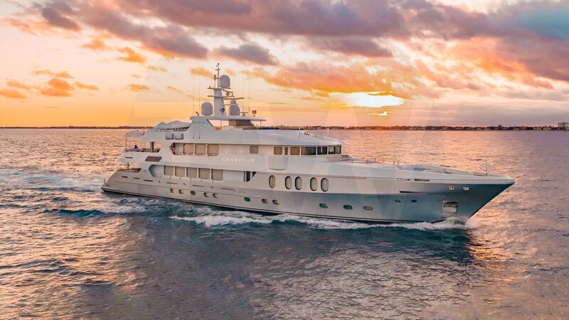 White Chasseur yacht - 2026 guide with the owner of the world's 1113th largest yacht, the 1st largest yacht built by superyacht builder Christensen, based in United States.