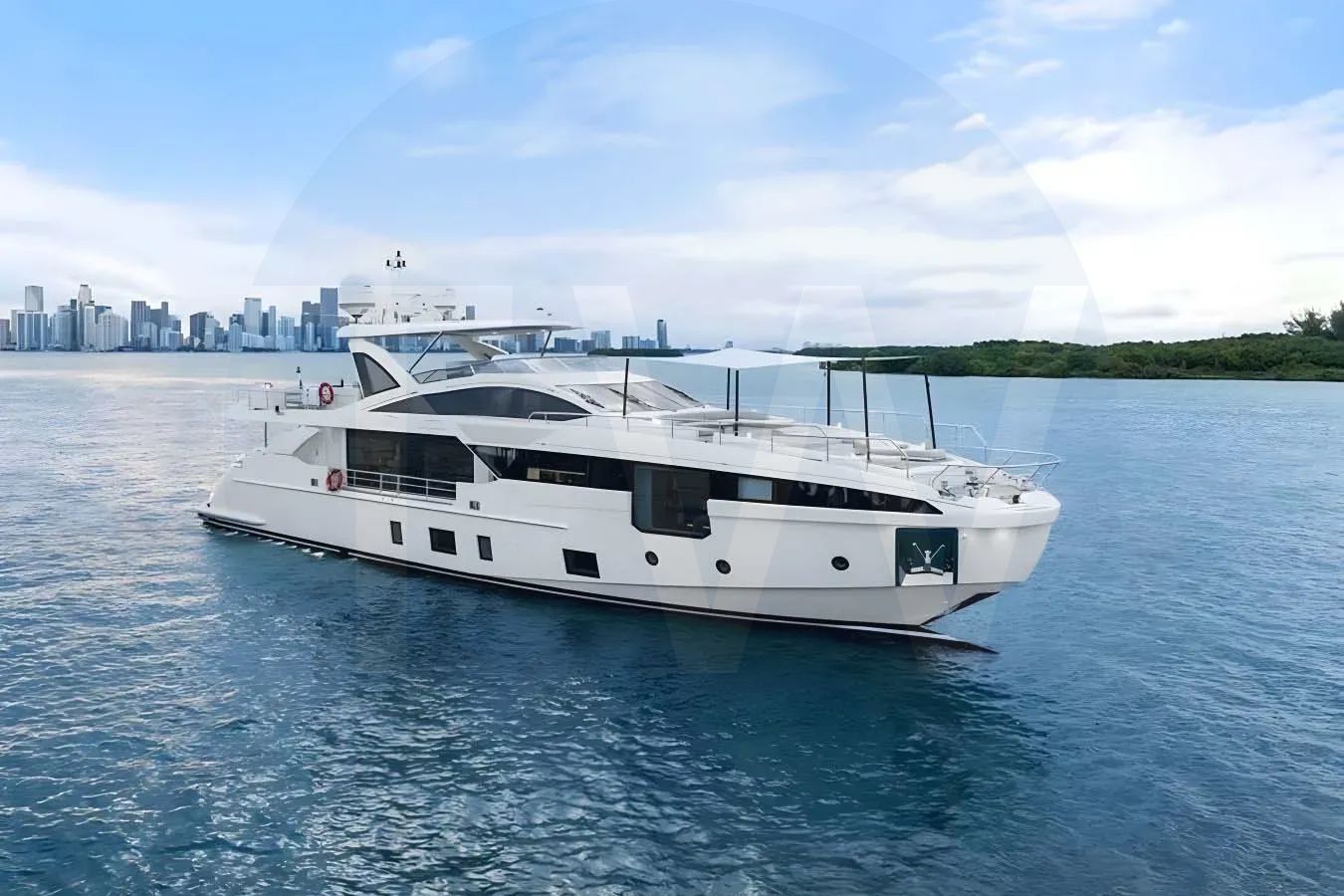 White Freedome yacht - 2026 guide with the owner of the world's 5629th largest yacht, the 107th largest yacht built by superyacht builder Azimut, based in Italy.