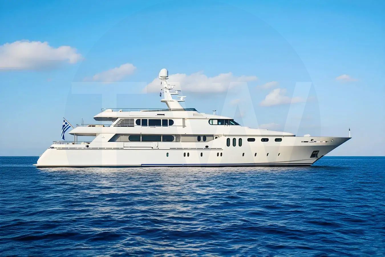 White Invader yacht - 2026 guide with the owner of the world's 1194th largest yacht, the 18th largest yacht built by superyacht builder Codecasa, based in Italy.