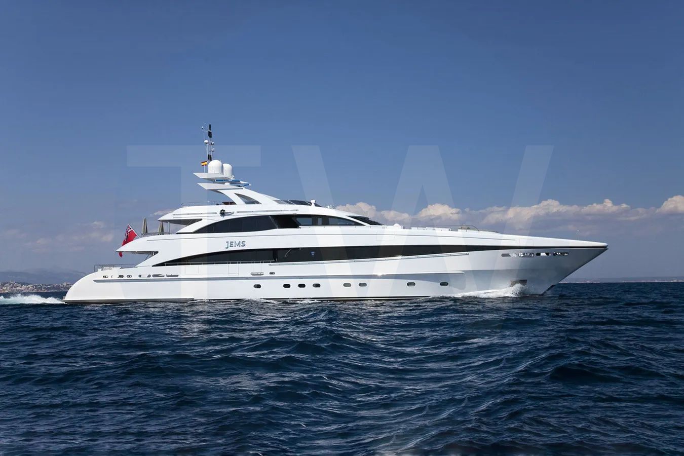 White Jems yacht - 2026 guide with the owner of the world's 1943rd largest yacht, the 81st largest yacht built by superyacht builder Heesen, based in Netherlands.
