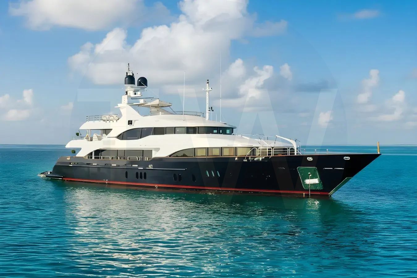 White Seascape V yacht - 2026 guide with the owner of the world's 1891st largest yacht, the 108th largest yacht built by superyacht builder Benetti Yachts, based in Italy.