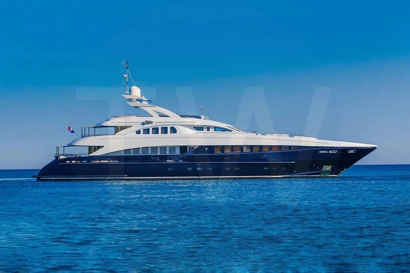 White Agram yacht - 2026 guide with the owner of the world's 1924th largest yacht, the 77th largest yacht built by superyacht builder Heesen, based in Netherlands.