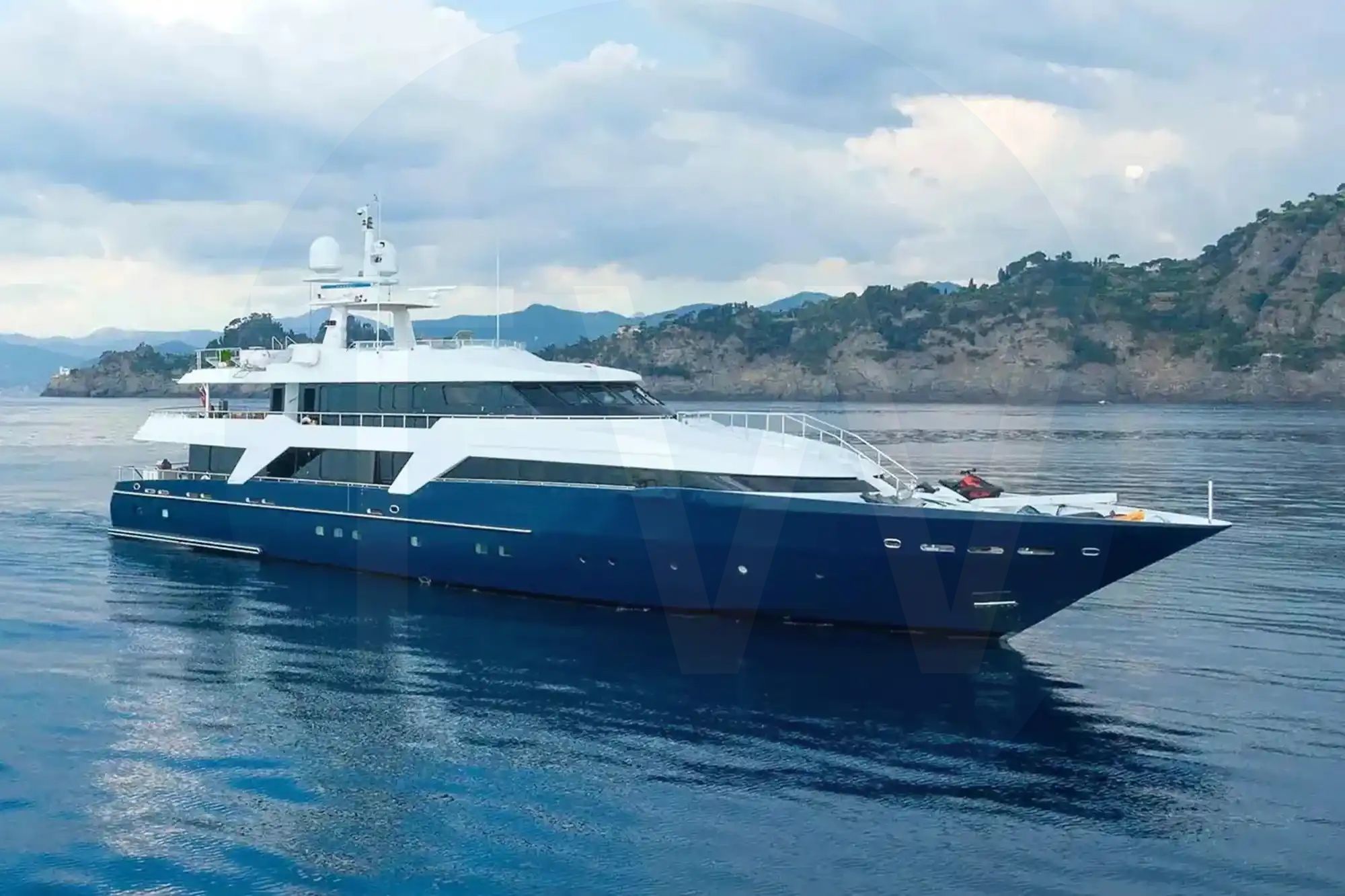 White Deep Blue II yacht - 2026 guide with the owner of the world's 1982nd largest yacht, the 39th largest yacht built by superyacht builder Oceanco, based in Netherlands.