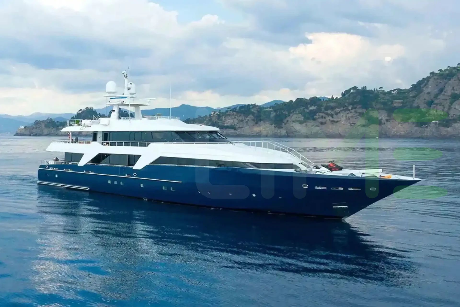 DEEP BLUE II Yacht - 2026 Guide & Owner