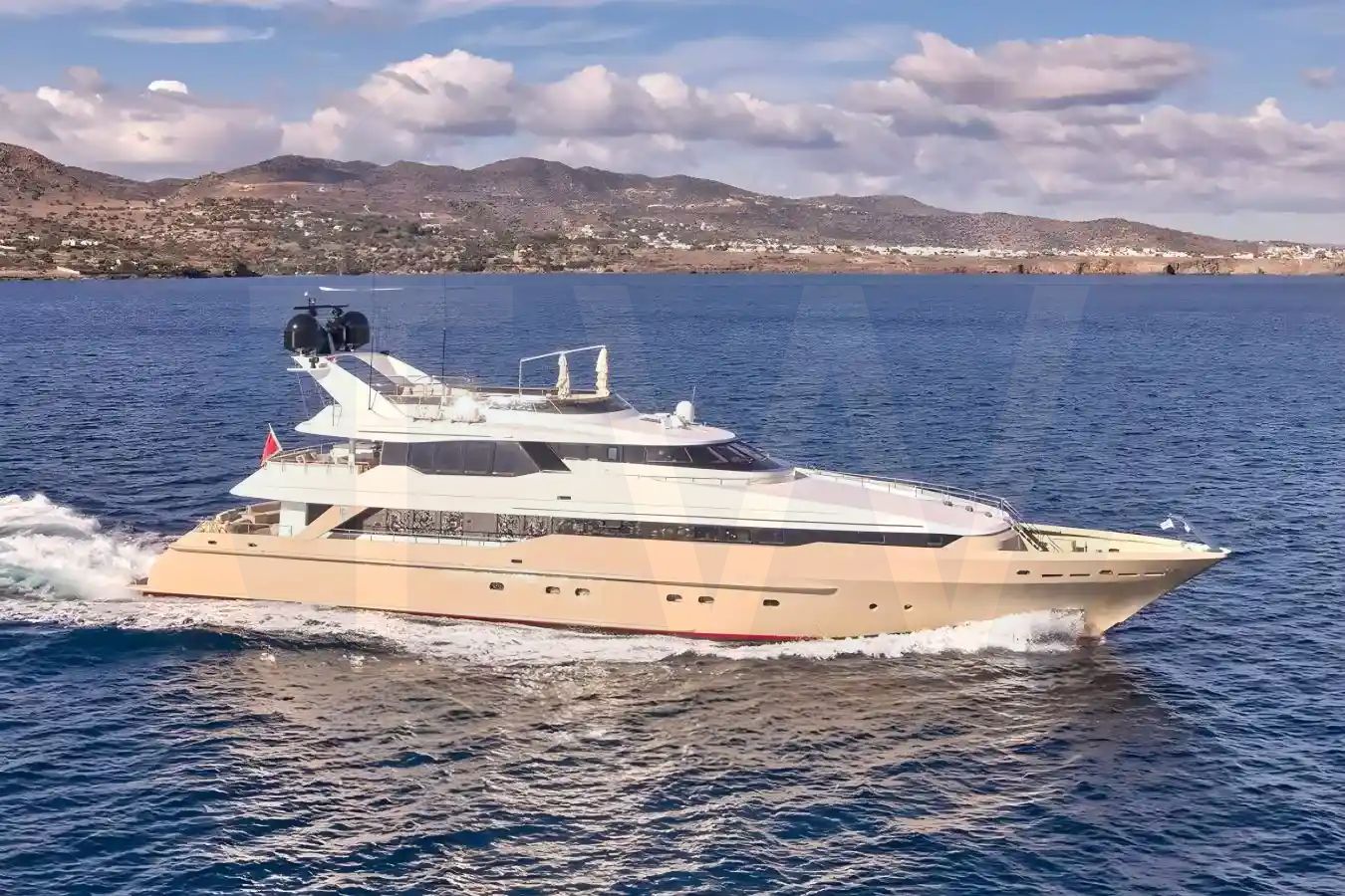 White Prometheus I yacht - 2026 guide with the owner of the world's 1991st largest yacht, the 86th largest yacht built by superyacht builder Heesen, based in Netherlands.