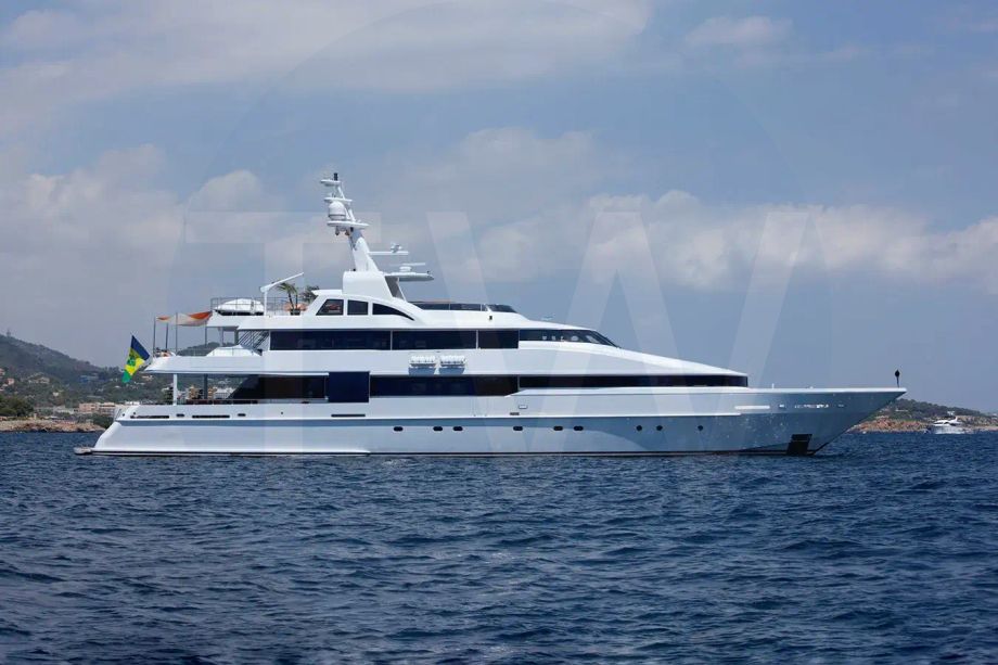 White Life Saga yacht for charter and price, located in Mediterranean; France; Italy; Monaco offered for rent by LIME Yachts and Brokerage located in Fort Lauderdale Florida.