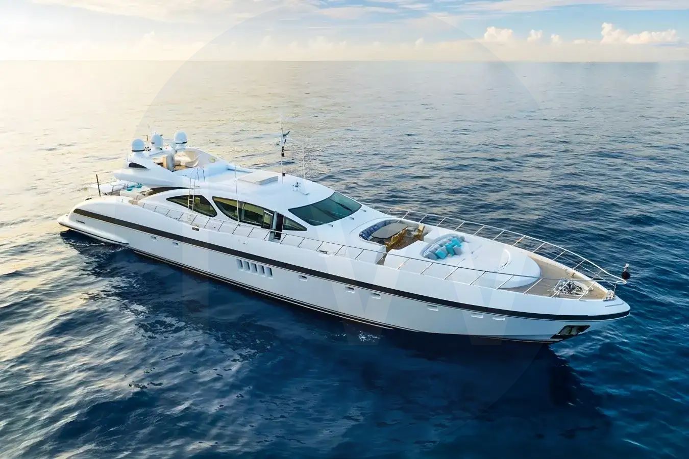 White Jomar yacht - 2026 guide with the owner of the world's 2733rd largest yacht, the 60th largest yacht built by superyacht builder Mangusta Yachts, based in Italy.