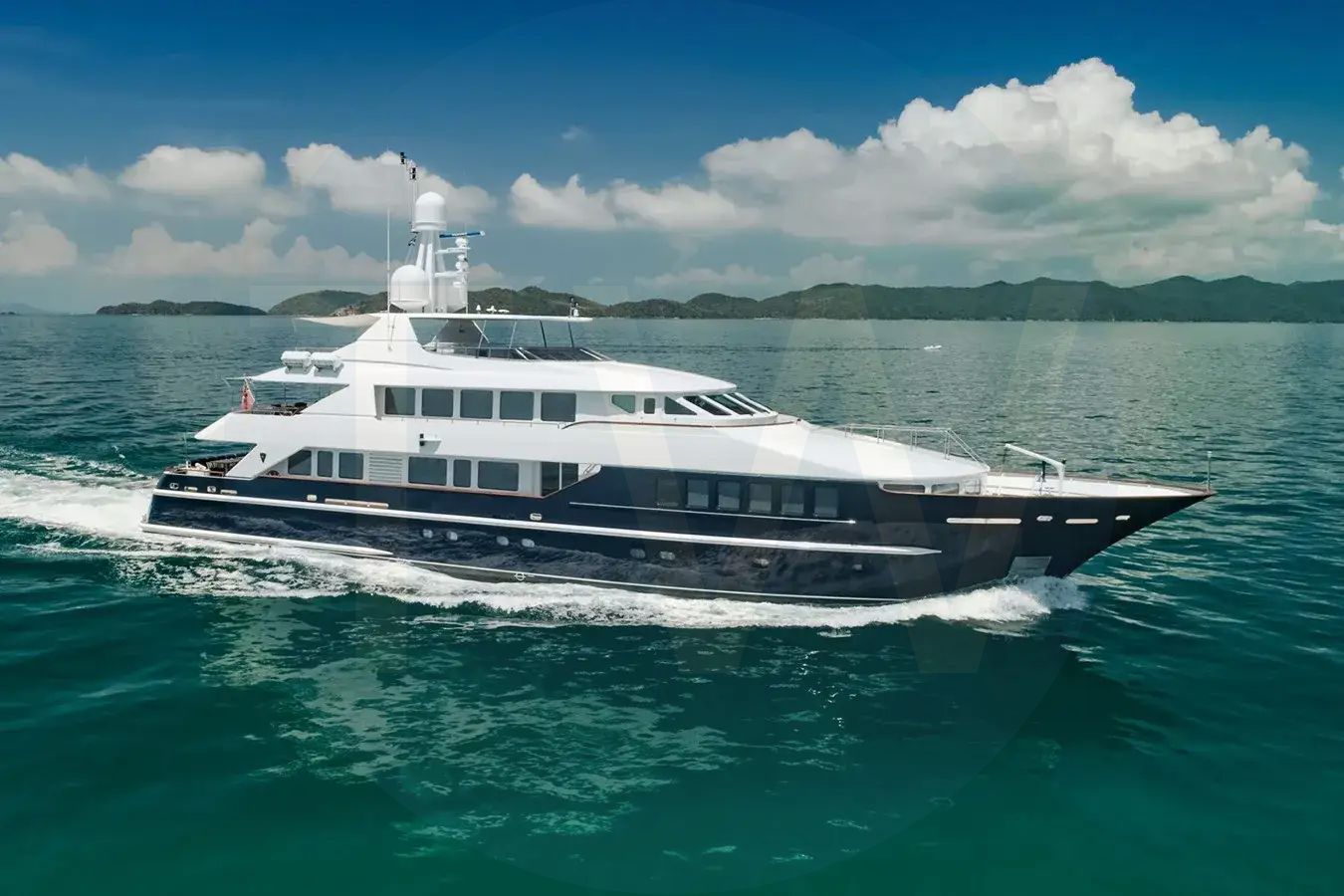 White Lady Azul yacht - 2026 guide with the owner of the world's 2834th largest yacht, the 98th largest yacht built by superyacht builder Heesen, based in Netherlands.