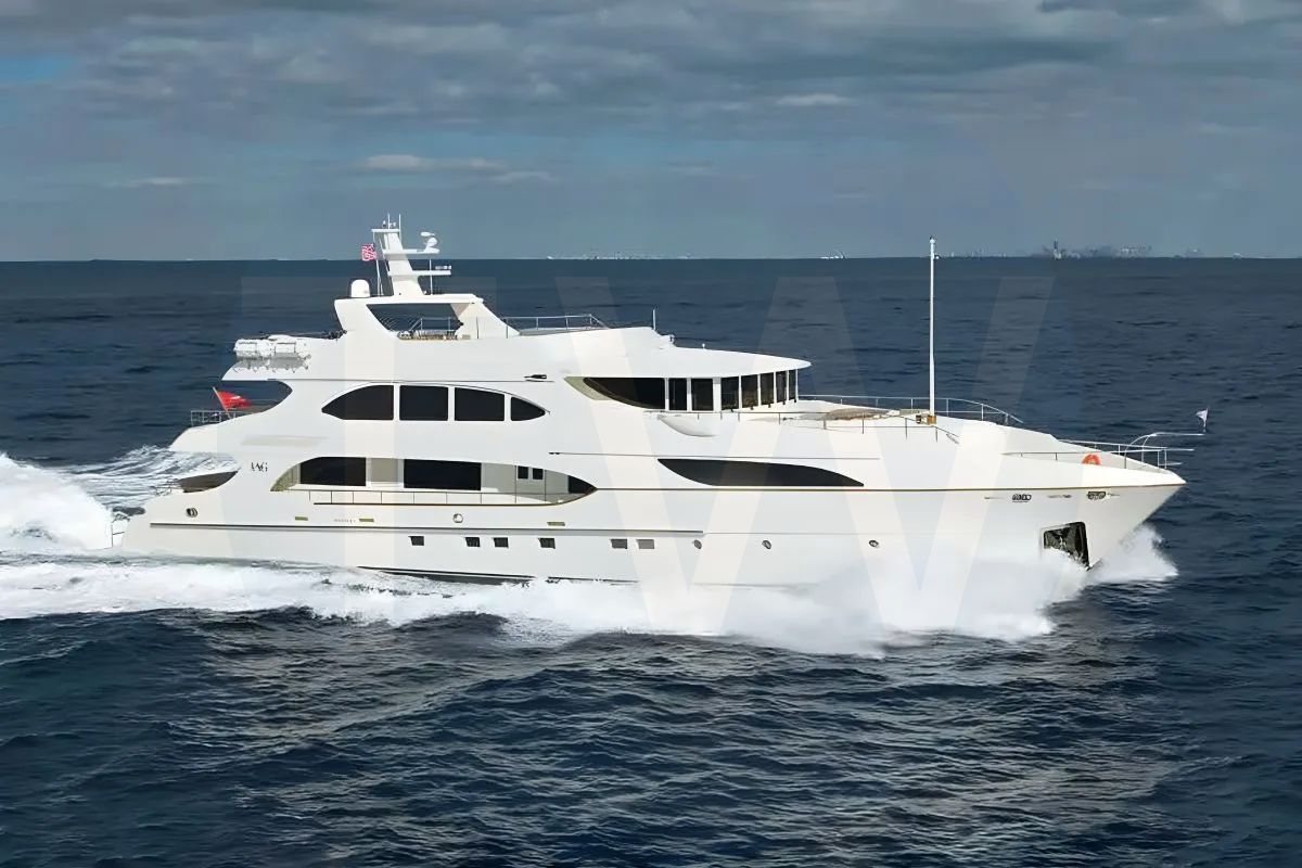 White Kimberlie yacht - 2026 guide with the owner of the world's 2939th largest yacht, the 3rd largest yacht built by superyacht builder IAG, based in China.