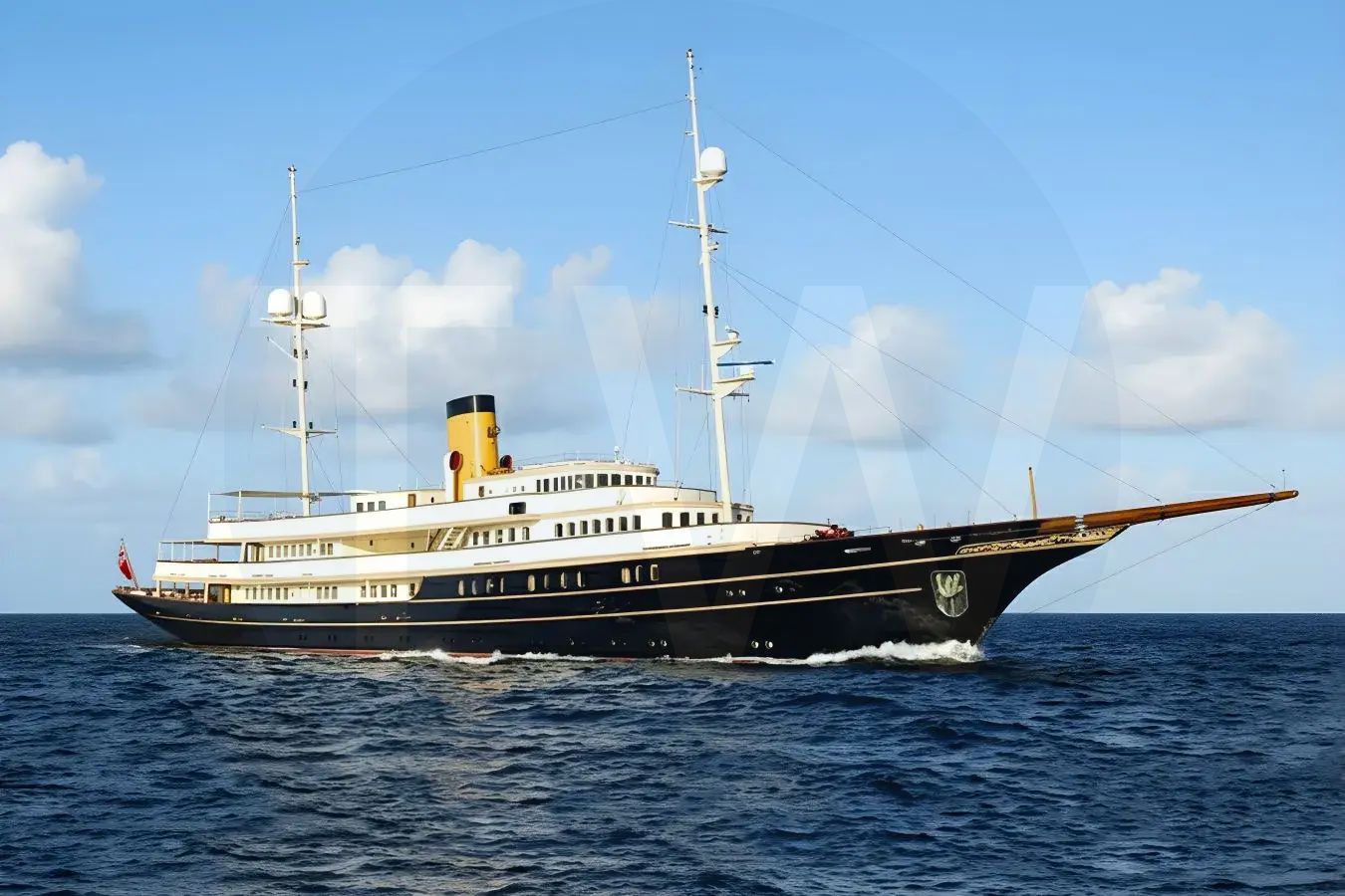 White Nero yacht - 2026 guide with the owner of the world's 136th largest yacht, the 1st largest yacht built by superyacht builder Corsair, based in China.