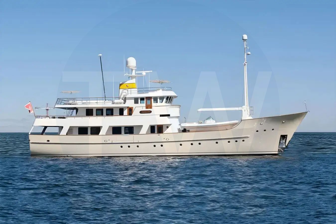 White Zeepaard yacht - 2026 guide with the owner of the world's 3335th largest yacht, the 5th largest yacht built by superyacht builder JFA, based in France.