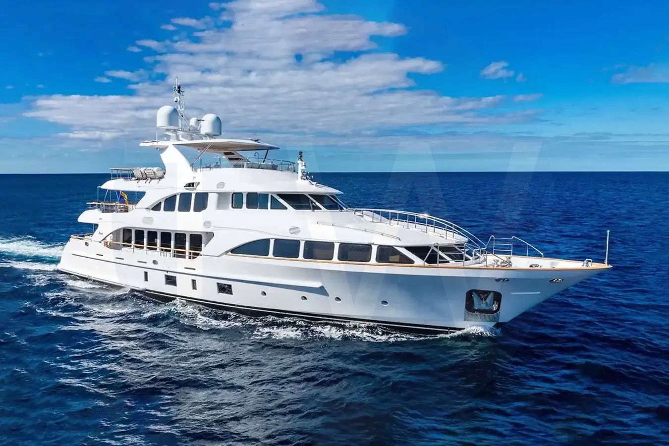 White Allora yacht - 2026 guide with the owner of the world's 3429th largest yacht, the 221st largest yacht built by superyacht builder Benetti Yachts, based in Italy.