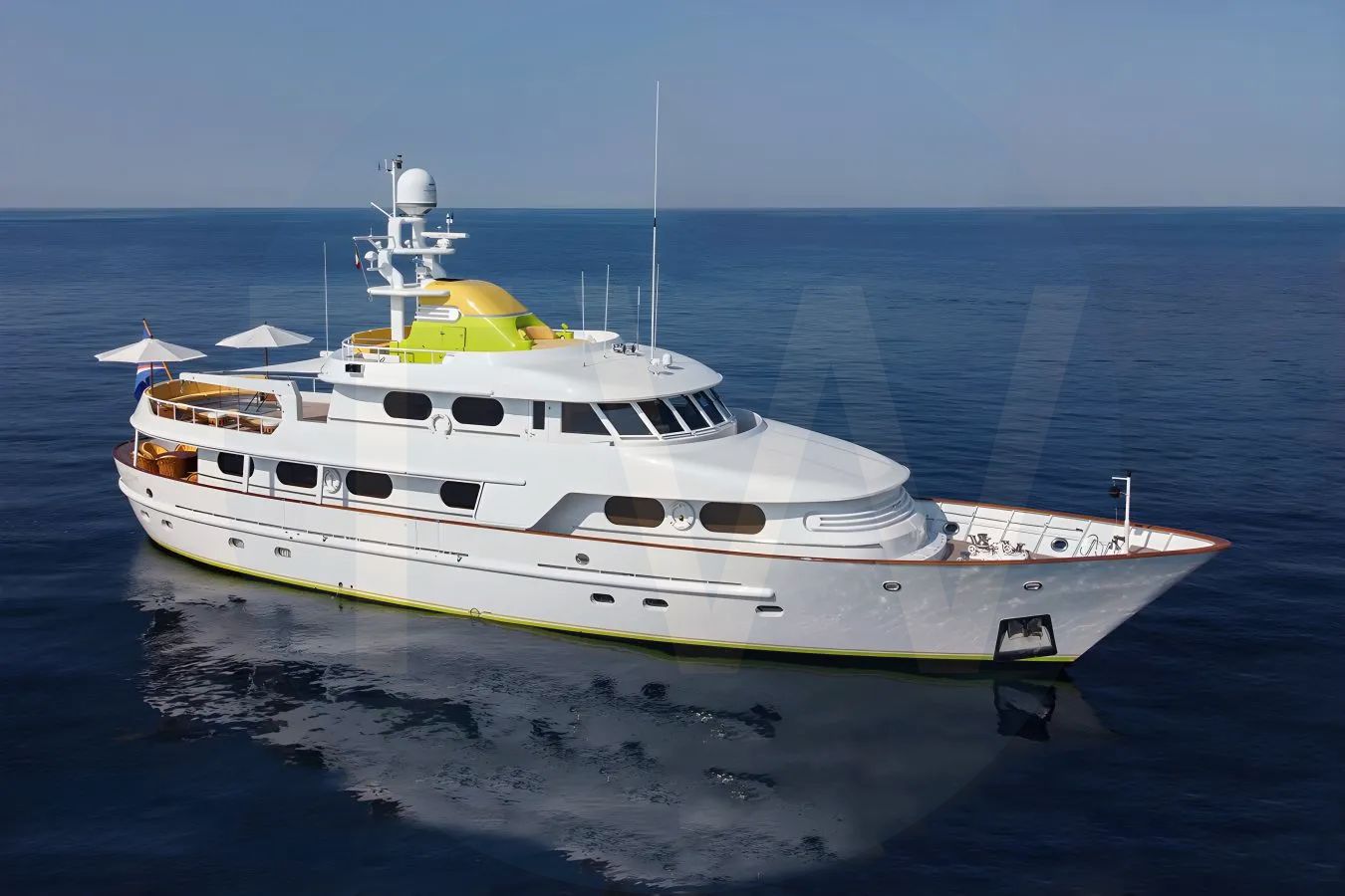 White Secret Love yacht - 2026 guide with the owner of the world's 3601st largest yacht, the 101st largest yacht built by superyacht builder Amels, based in Netherlands.