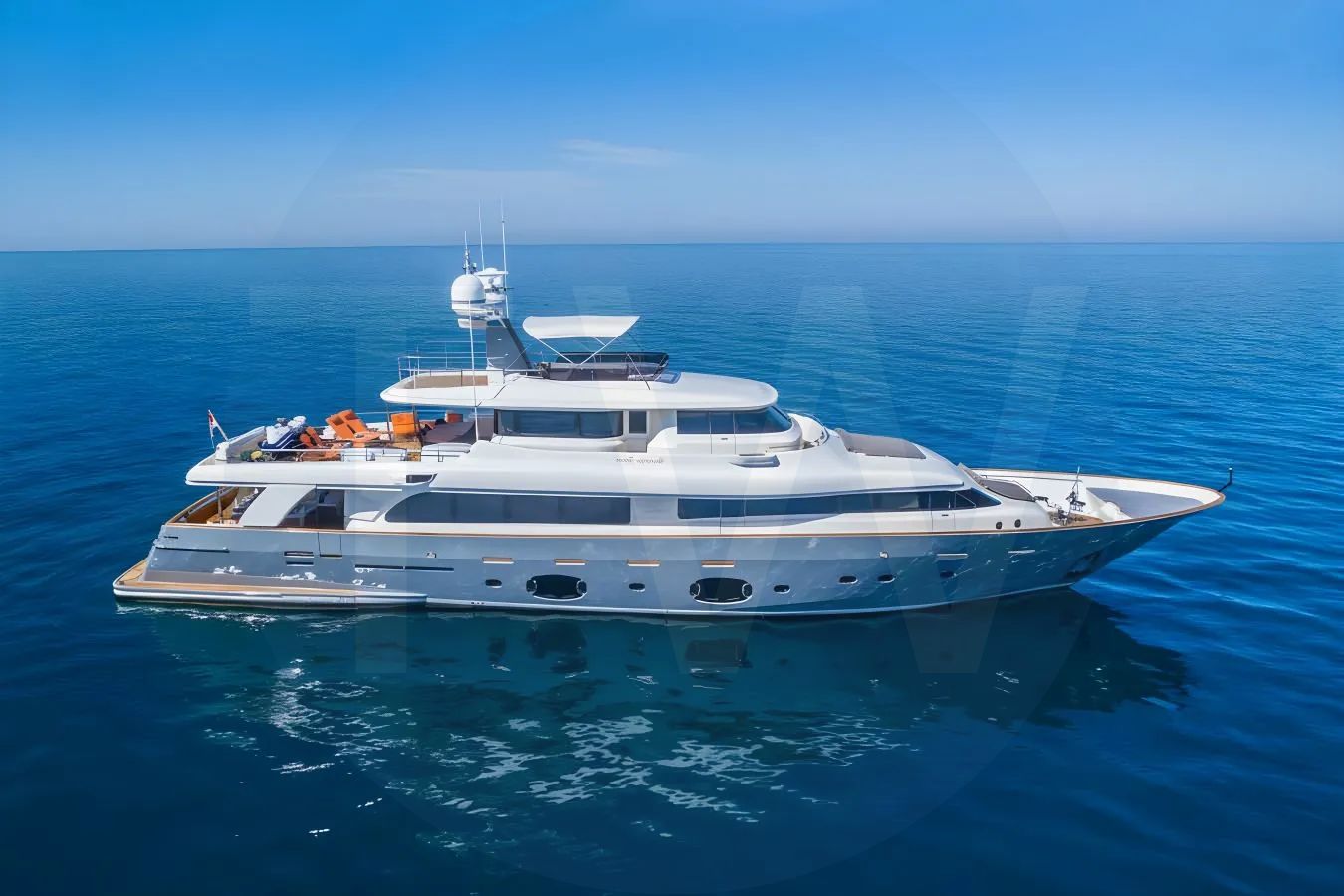 White Seventh Sense yacht - 2026 guide with the owner of the world's 5366th largest yacht, the 187th largest yacht built by superyacht builder Custom Line, based in Italy.