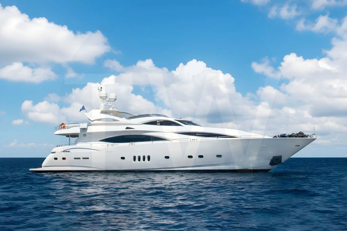 White Mi Alma yacht - 2026 guide with the owner of the world's 5629th largest yacht, the 126th largest yacht built by superyacht builder Sunseeker, based in United Kingdom.