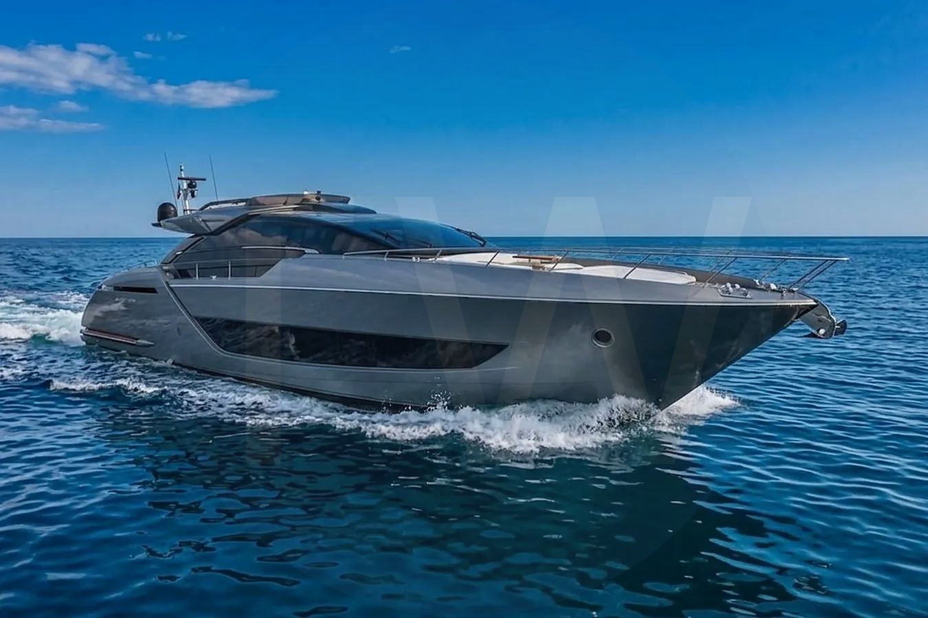 White Gecua yacht - 2026 guide with the owner of the world's 9506th largest yacht, the 162nd largest yacht built by superyacht builder Riva, based in Italy.