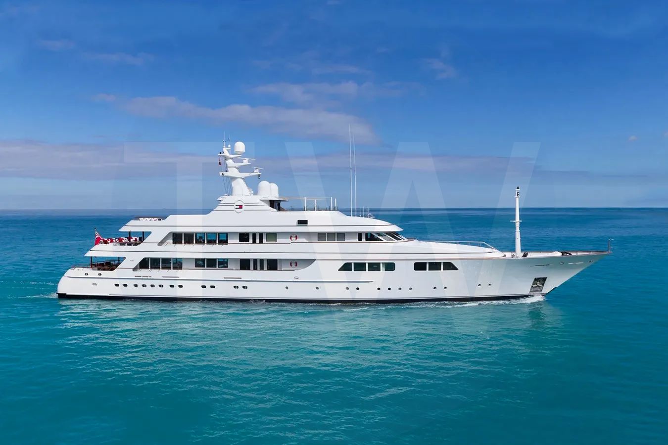 White FOS yacht - 2026 guide with the owner of the world's 529th largest yacht, the 78th largest yacht built by superyacht builder Feadship, based in Netherlands.