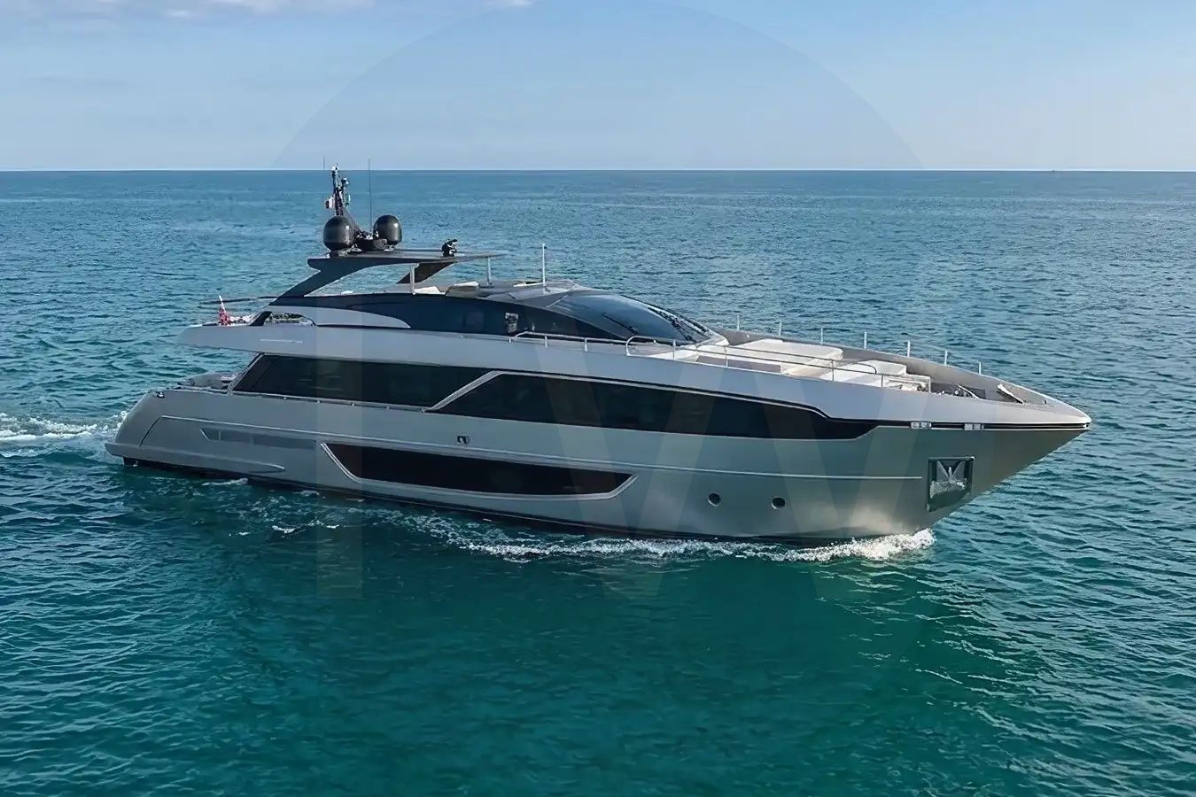 White M yacht - 2026 guide with the owner of the world's 7071st largest yacht, the 86th largest yacht built by superyacht builder Riva, based in Italy.