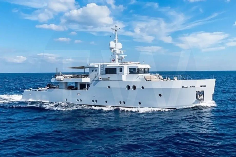 White Preference 19 yacht for charter and price, located in Mediterranean; Croatia; France; Italy; Monaco; Montenegro; Please enquire; . offered for rent by LIME Yachts and Brokerage located in Fort Lauderdale Florida.