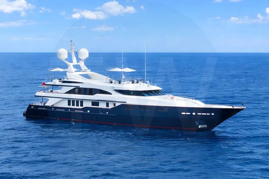 White Come Prima yacht for charter and price, located in Mediterranean; France; Italy; Monaco offered for rent by LIME Yachts and Brokerage located in Fort Lauderdale Florida.